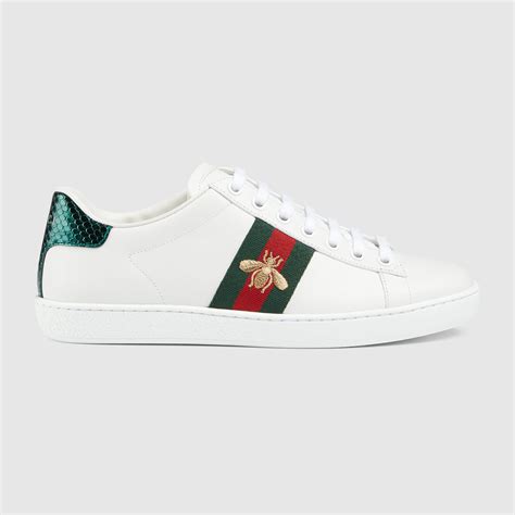 gucci scarpa pelle bianca italia|Sneaker Ace donna con ricamo ape in pelle bianca .